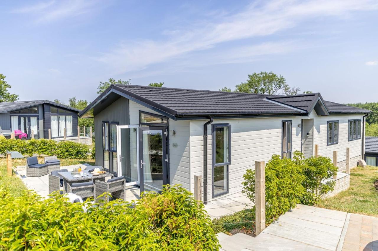 Rose Lodge, 21 Roadford Lake Lodges Lifton Luaran gambar
