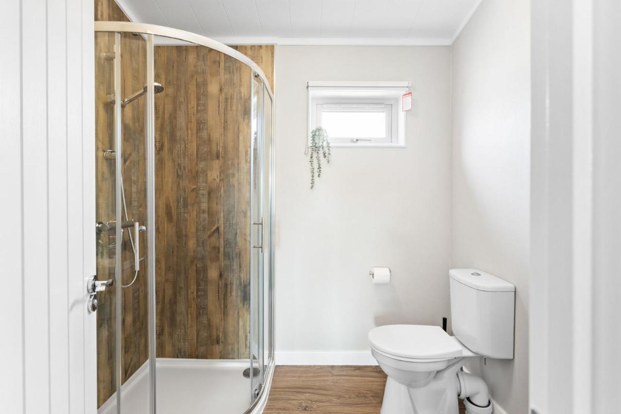 Rose Lodge, 21 Roadford Lake Lodges Lifton Luaran gambar